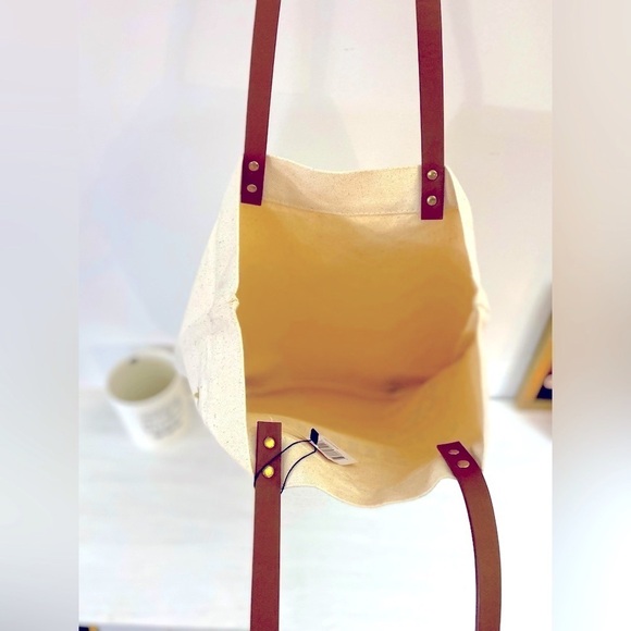 #momlife~💝 Nothing in this Bag Belongs to Me! NWT - Picture 5 of 10